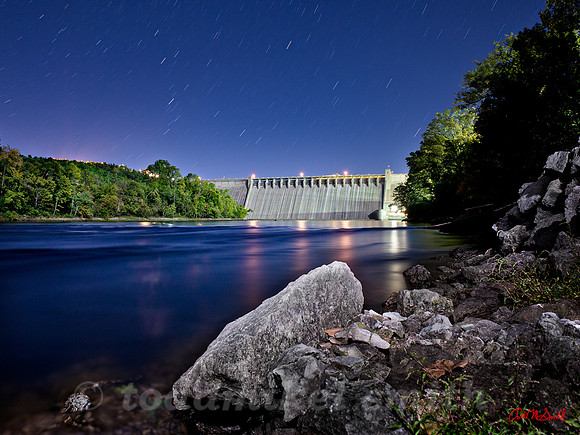 Bull Shoals Dam at night